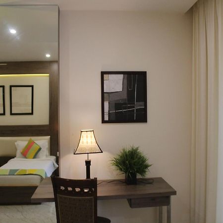 Hotel Seven Sky Clarks Exotica Bhuj Exteriér fotografie