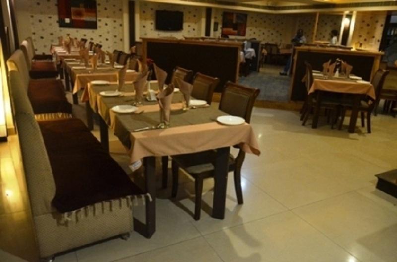 Hotel Seven Sky Clarks Exotica Bhuj Exteriér fotografie