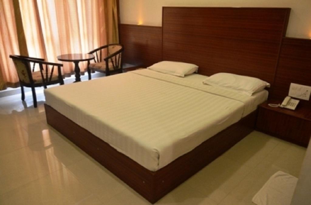Hotel Seven Sky Clarks Exotica Bhuj Pokoj fotografie
