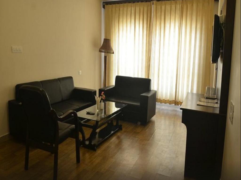 Hotel Seven Sky Clarks Exotica Bhuj Pokoj fotografie