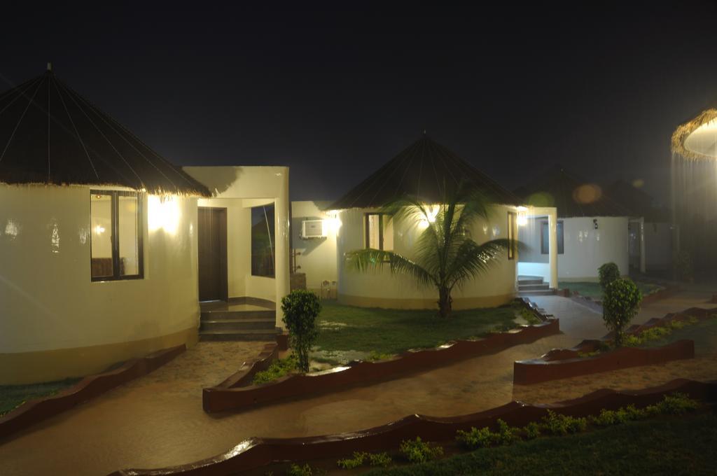 Hotel Seven Sky Clarks Exotica Bhuj Pokoj fotografie