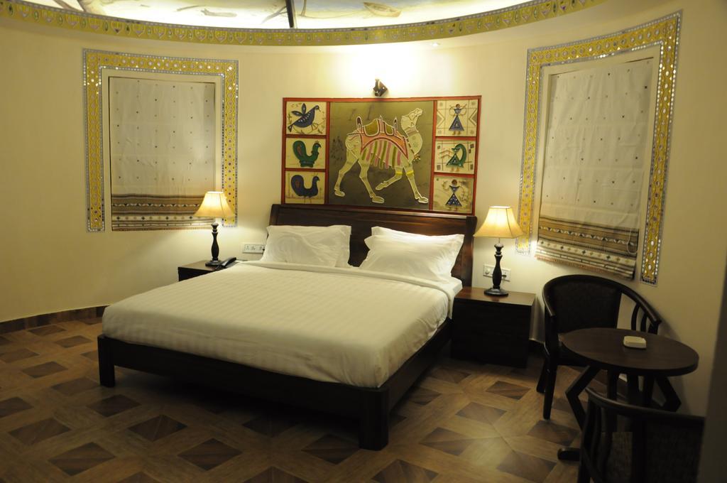 Hotel Seven Sky Clarks Exotica Bhuj Pokoj fotografie