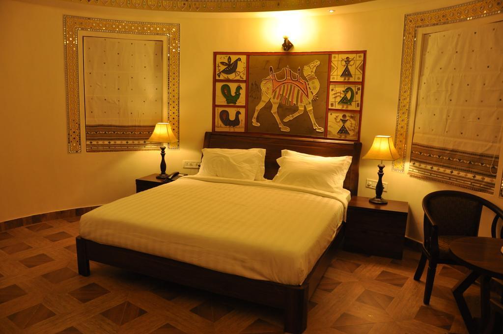 Hotel Seven Sky Clarks Exotica Bhuj Pokoj fotografie