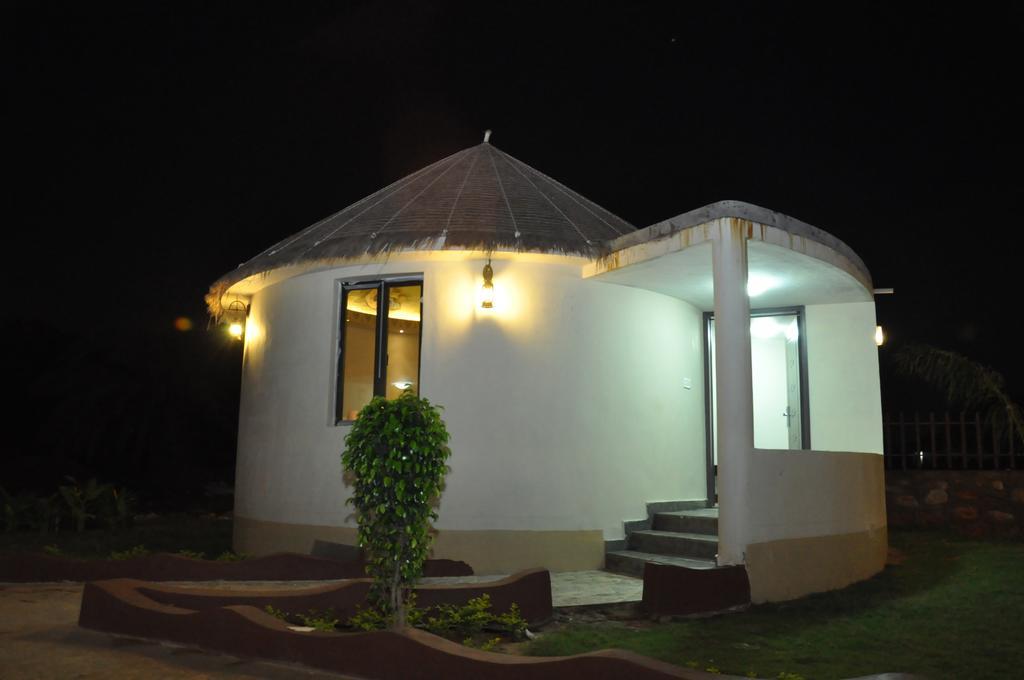 Hotel Seven Sky Clarks Exotica Bhuj Pokoj fotografie