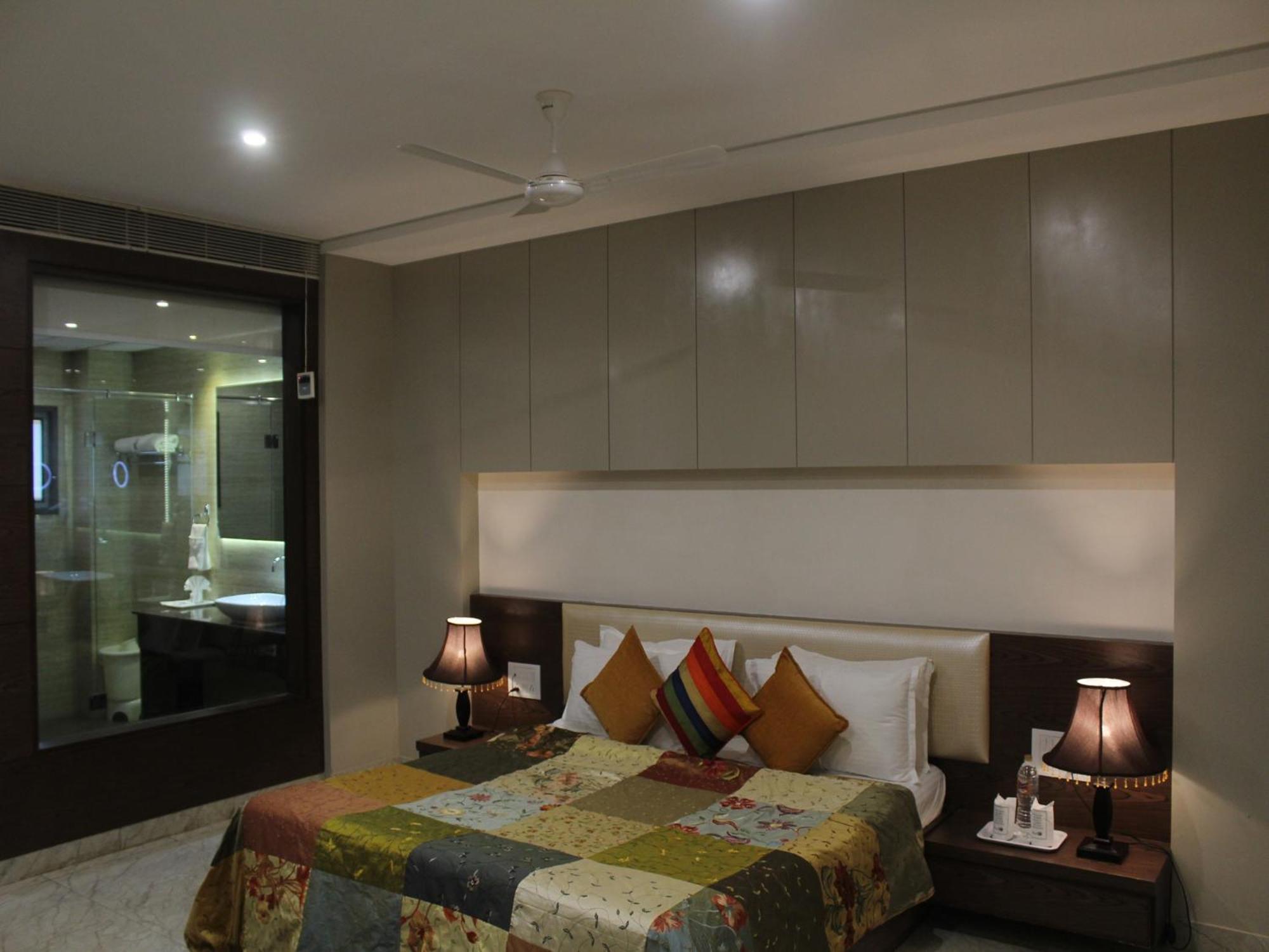 Hotel Seven Sky Clarks Exotica Bhuj Exteriér fotografie