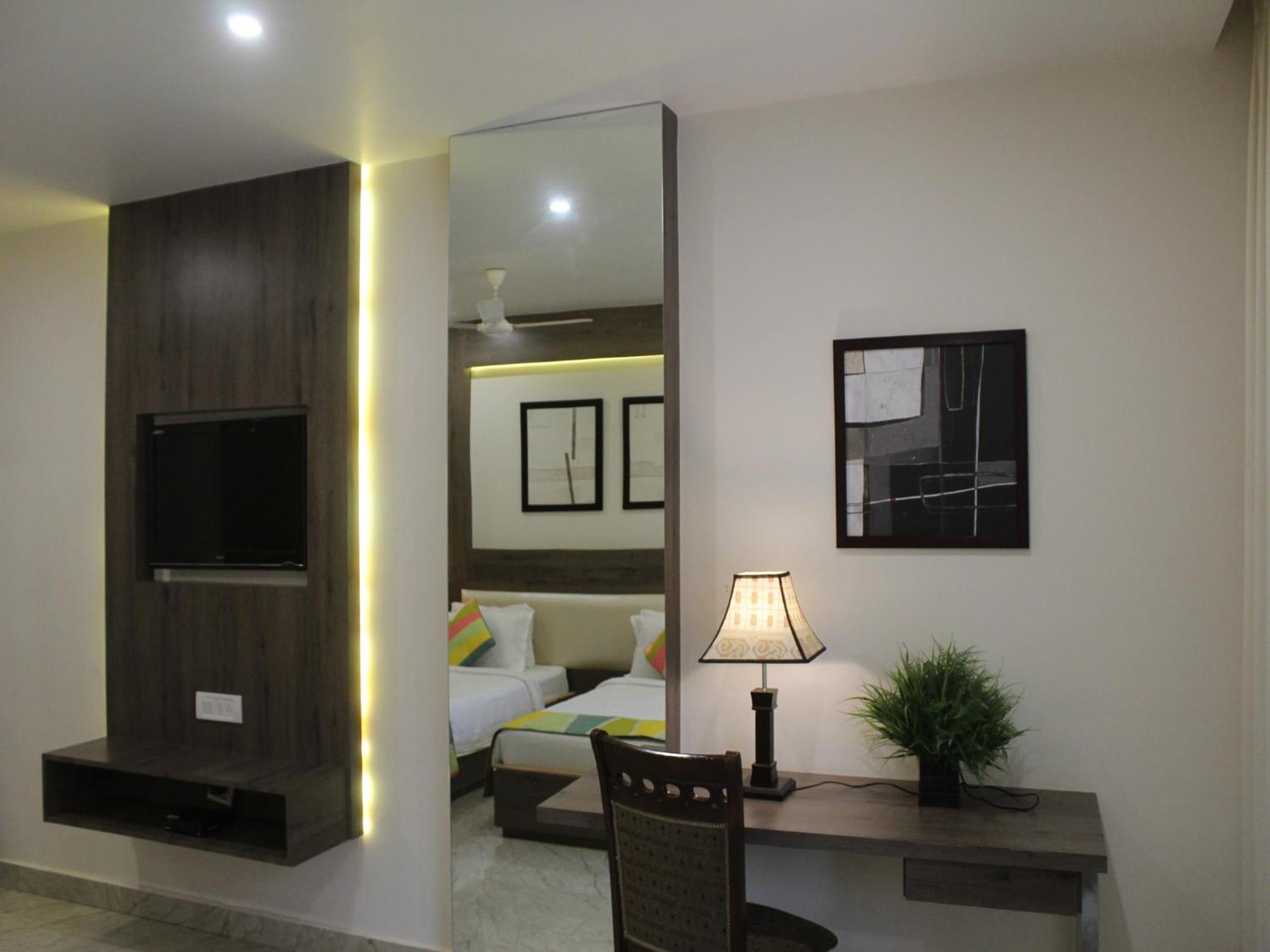 Hotel Seven Sky Clarks Exotica Bhuj Exteriér fotografie