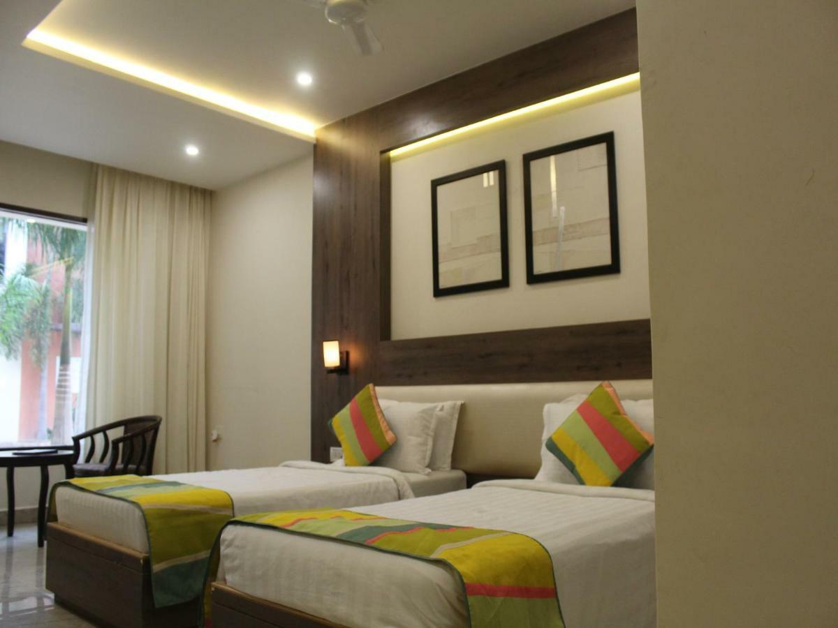 Hotel Seven Sky Clarks Exotica Bhuj Exteriér fotografie